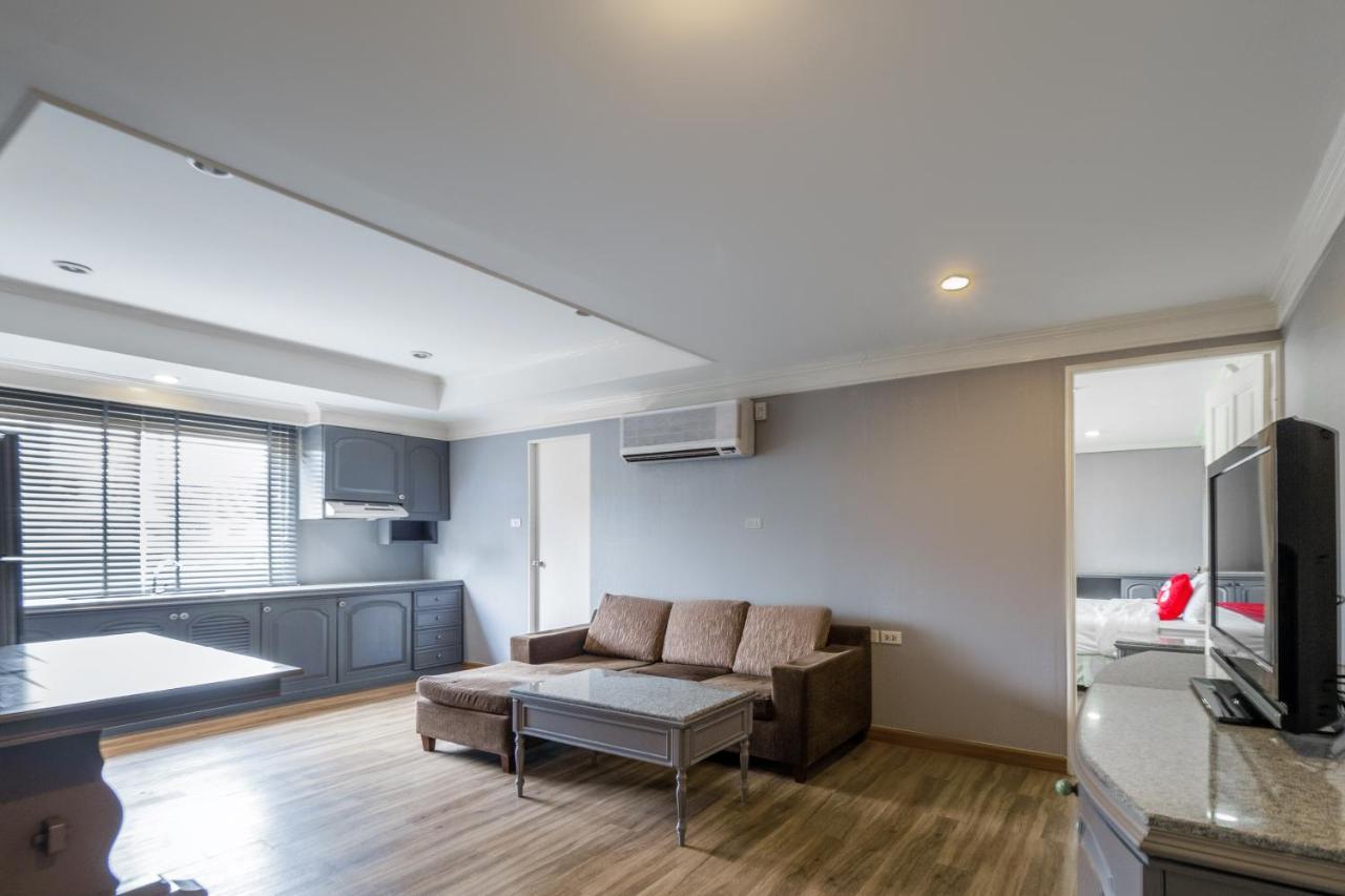 Oyo 1042 Boon'S Residence Бангкок Экстерьер фото