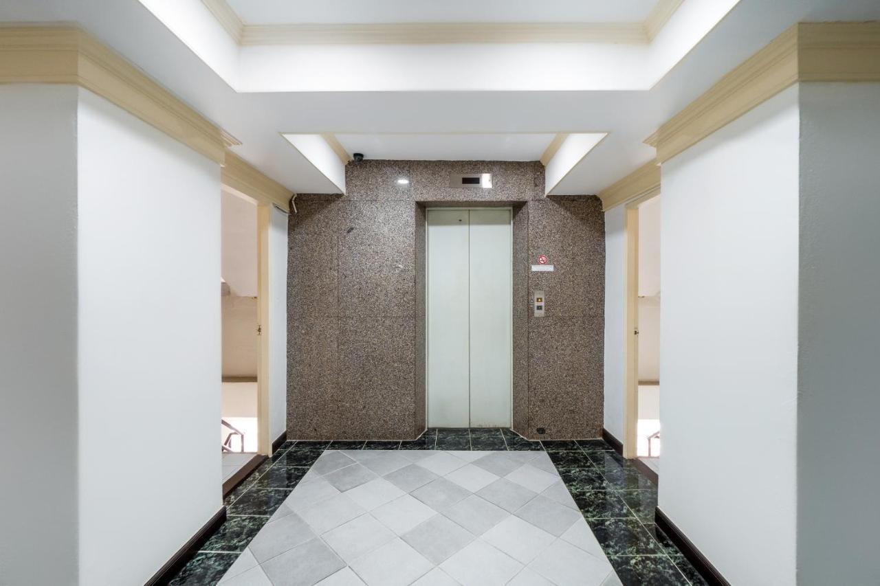 Oyo 1042 Boon'S Residence Бангкок Экстерьер фото